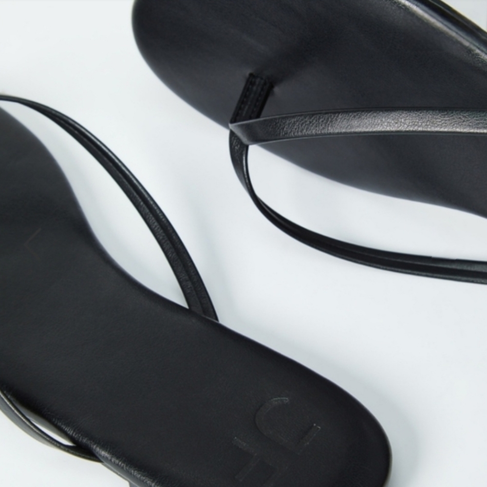 Justfab Layla Black Flat Thong Faux Leather Sandal Size 9 - Picture 6 of 8